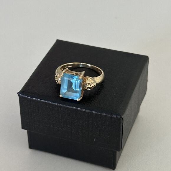 Cyde Duneier Designer 10K Yellow Gold Blue Topaz Emerald Cut Ring Size 6 - Picture 14 of 16